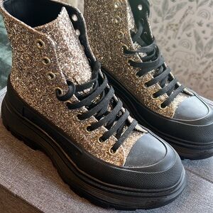 Alexander McQueen Glitter Combat Boots - Black and Silver